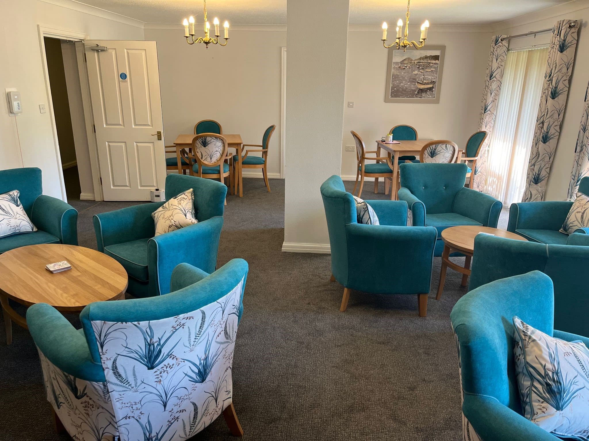 Springwood Court teal scheme seating and dining